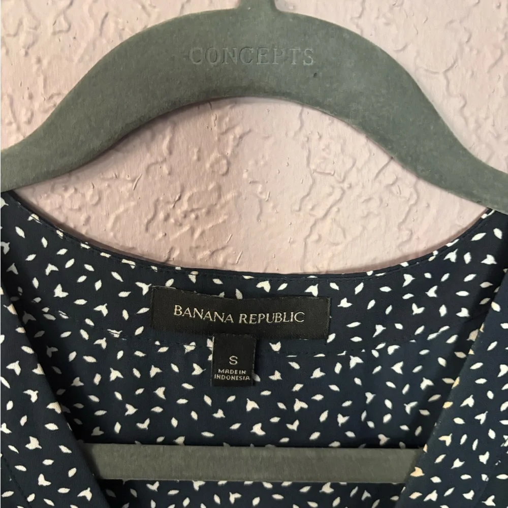 Navy and White Patterned Blouse‎